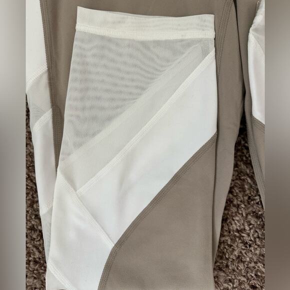 Athleta Exhale Mesh Capri Athletic Leggings Beige White Size S Activewear Yoga - Picture 9 of 14